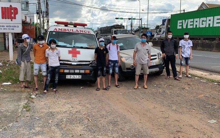 Đồng Nai: Lại lợi dụng xe cấp cứu, chở 6 người thông chốt kiểm dịch