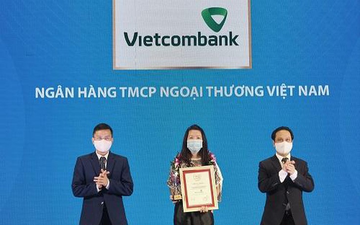 Vietcombank dẫn đầu xếp hạng Top 10 ngân hàng thương mại uy tín năm 2021