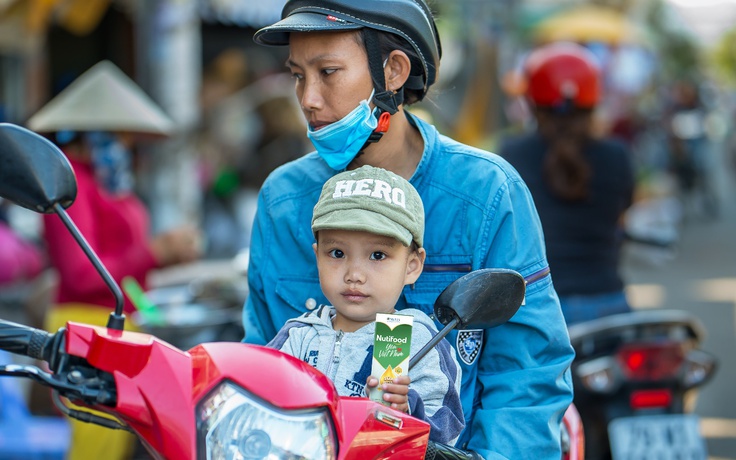 Diễn viên Hồng Diễm: Thấu cảm trăn trở nuôi con của nhiều mẹ Việt trong mùa dịch
