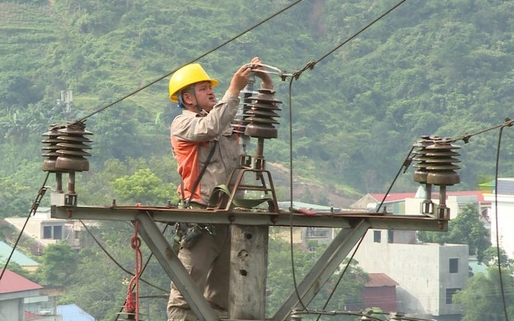 Tiêu dùng điện cao lịch sử, ngành điện ra cẩm nang dùng điện sinh hoạt thông minh