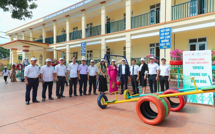 ‘Đại sứ xanh’ Toyota: Tái chế lốp xe tạo sân chơi ý nghĩa cho trẻ em