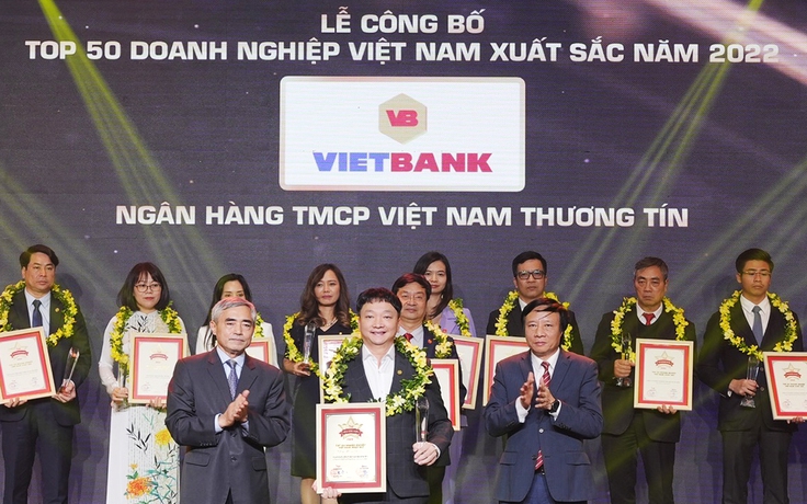 Vietbank vào Top 50 Doanh nghiệp Xuất sắc nhất Việt Nam năm 2022