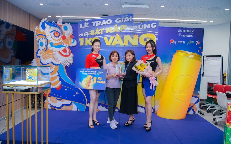 Khách hàng tại Bắc Giang ‘đổi đời’ với 1kg vàng sau khi bật nắp lon Pepsi Khách hàng tại Bắc Giang ‘đổi đời’ với 1kg vàng sau khi bật nắp lon Pepsi