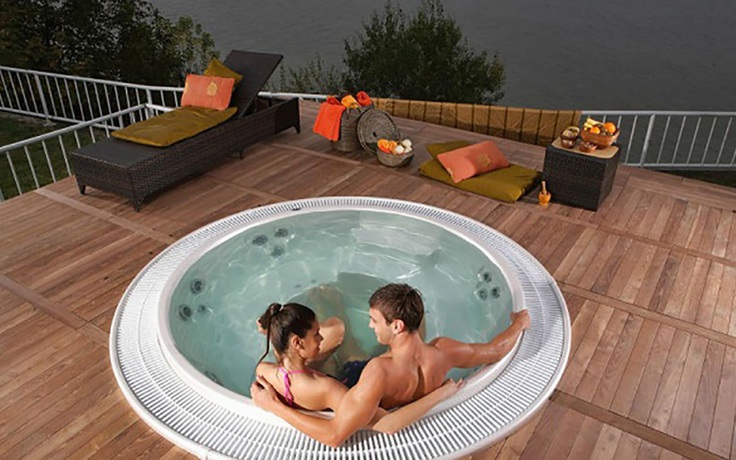 Xây bồn tắm jacuzzi để căn nhà thêm hiện đại