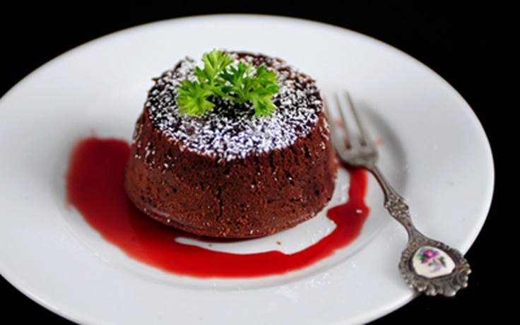 Công thức làm bánh núi lửa sôcôla (chocolate lava cake) thơm ngon quyến rũ