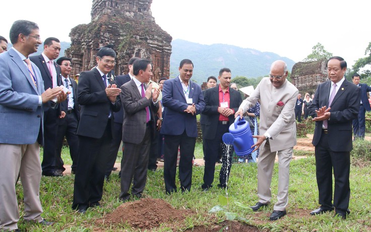 Tổng thống Ấn Độ Ram Nath Kovind thăm bảo tàng điêu khắc Chăm, thánh địa Mỹ Sơn
