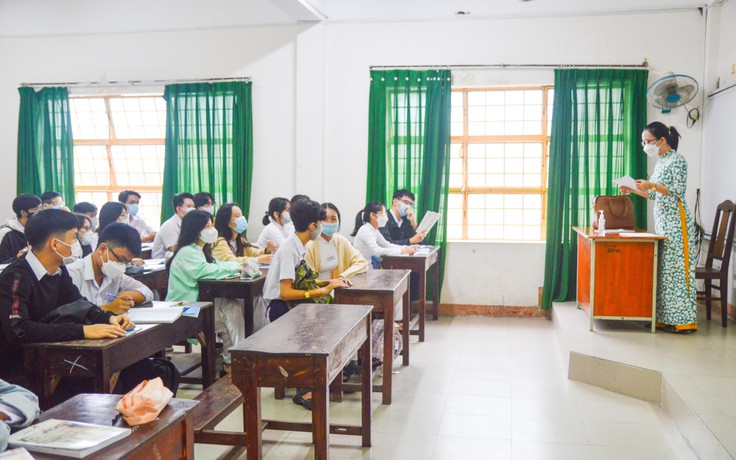 Học sinh lớp 12 Đà Nẵng háo hức trong ngày đầu đi học trực tiếp