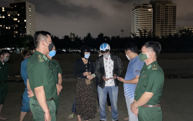 Đà Nẵng: Xuyên đêm tìm du khách bị sóng biển cuốn trôi, đã thấy thi thể