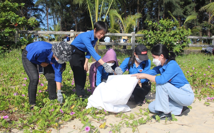 Người trẻ nỗ lực bảo vệ biển và nguồn nước khỏi rác thải nhựa