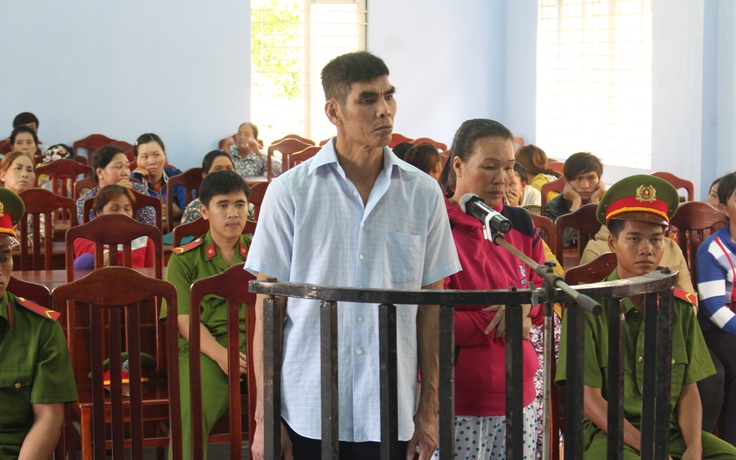 Đôi tình nhân 'đưa nhau đi trộm bò' lãnh án