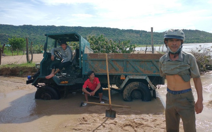 Ninh Thuận: Phát hiện thi thể bị nước lũ cuốn trôi trên suối Rộng