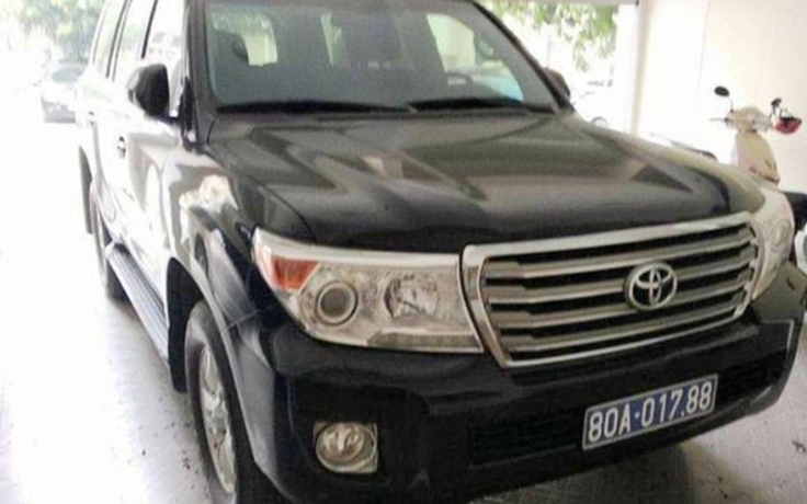 Văn phòng Tỉnh ủy Nghệ An bán xe Land Cruiser doanh nghiệp tặng với giá 2,2 tỉ