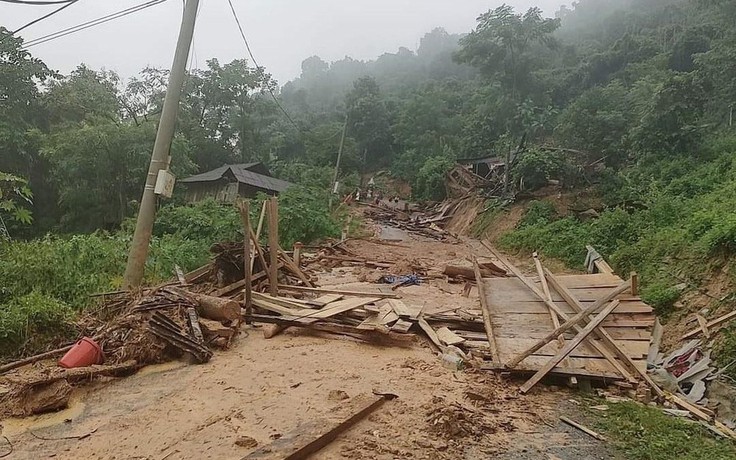Nghệ An: 10 trường học chưa thể tổ chức khai giảng vì mưa lũ