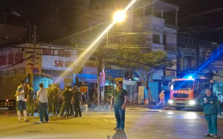 TP.HCM: Cửa hàng dán decal xe máy ở Q.8 cháy trong đêm