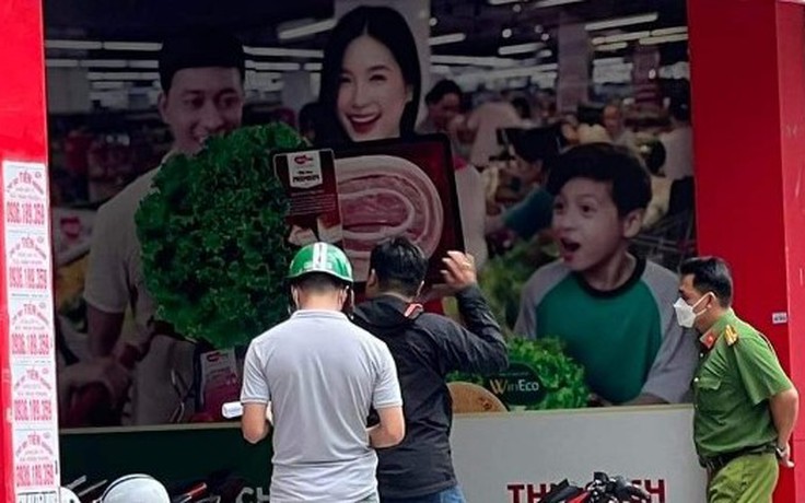 TP.HCM: Nam thanh niên xông vào siêu thị mini uy hiếp nhân viên, cướp tiền