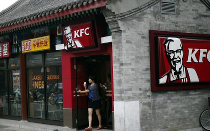 Ba công ty Trung Quốc bị kiện vì tung tin KFC dùng gà 8 chân, 6 cánh