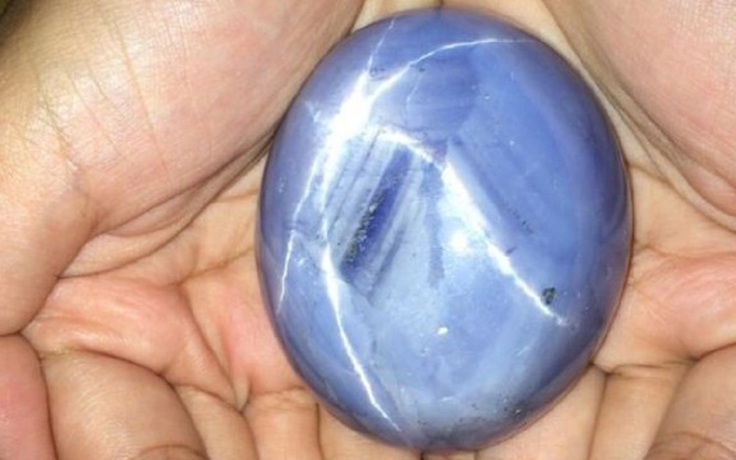 Phát hiện viên đá sapphire xanh ‘khủng’ nhất hành tinh