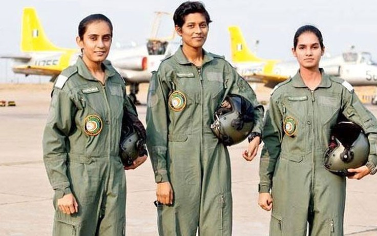 Ba bóng hồng lái máy bay chiến đấu của Ấn Độ