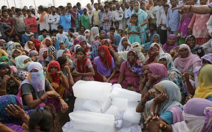 Ấn Độ: Hai vợ chồng bị giết chết vì nợ tiền mua bánh quy cho con