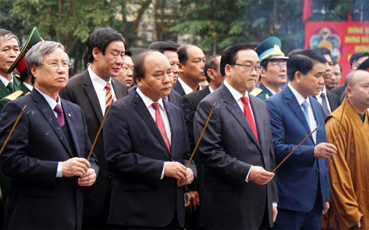 Thủ tướng Nguyễn Xuân Phúc dâng hương lễ hội gò Đống Đa
