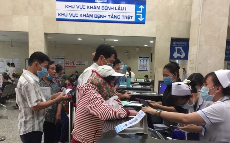 BHXH Đồng Nai cử nhân viên đến bệnh viện túc trực để 'sửa sai'