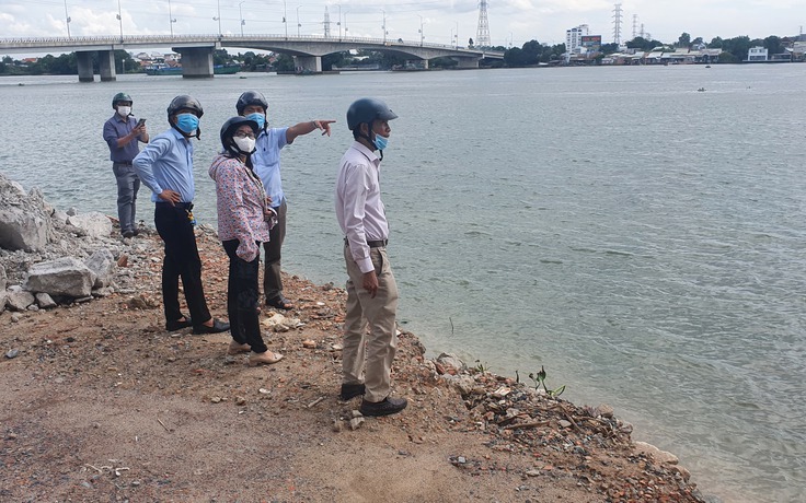 Chính quyền lập tổ công tác kiểm tra đoạn sông Đồng Nai bị sạt lở