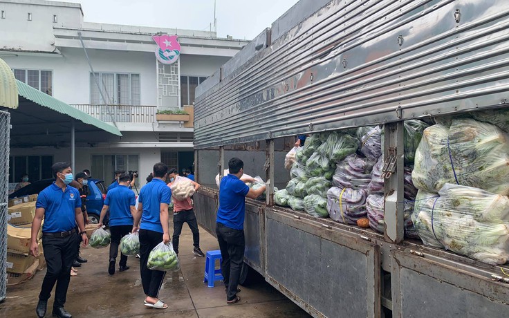 Hơn 10 tấn rau xanh, củ quả hỗ trợ miễn phí cho người dân Đồng Nai