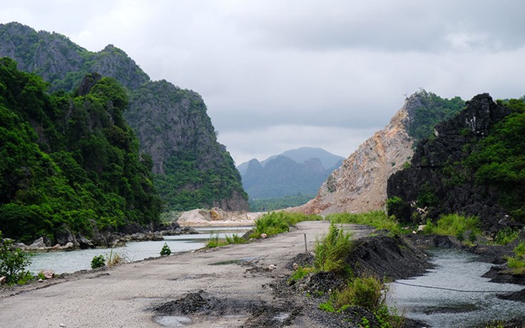 Vụ bạt núi khai thác đá trên vịnh Hạ Long là 'bài học cho Quảng Ninh'