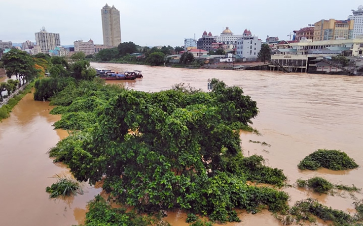 Thành phố vùng biên Móng Cái ngập nặng, 1 người mất tích