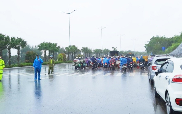 Quảng Ninh cấm xe máy qua cầu Bãi Cháy do ảnh hưởng của áp thấp nhiệt đới
