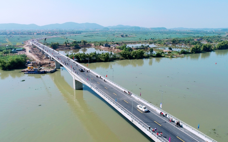 Thông xe cầu Triều và đường dẫn gần 700 tỉ nối Quảng Ninh - Hải Dương