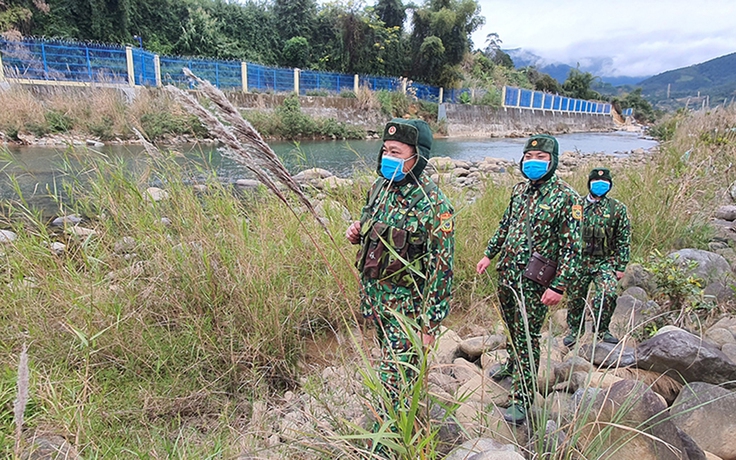 Hàng nghìn cư dân biên giới ký cam kết tố giác người xuất nhập cảnh trái phép