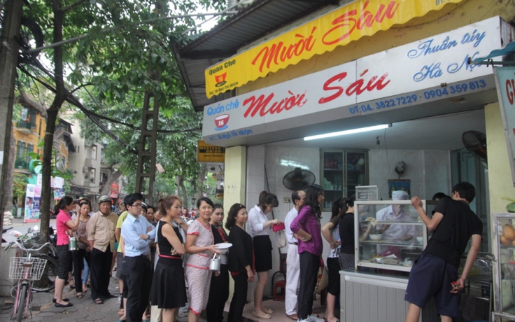Người Hà Nội xếp hàng mua bánh trôi bánh chay trong ngày Tết hàn thực