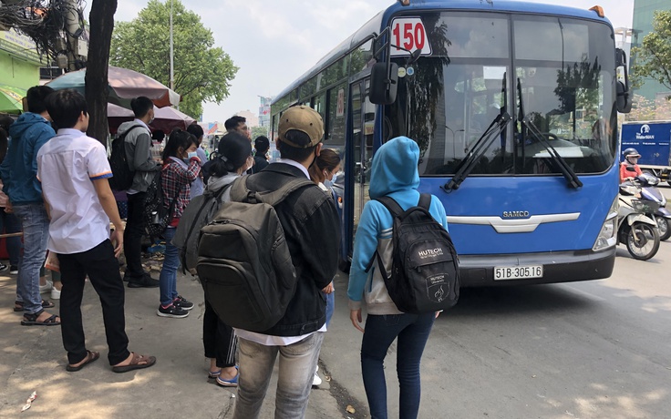 Xe buýt sắp tăng giá: Sinh viên nói gì?