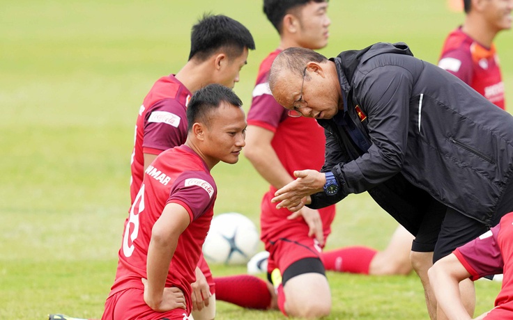 Bạn trẻ dự đoán đội tuyển bóng đá Việt Nam sẽ thắng Thái Lan