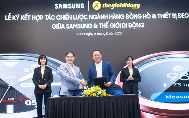 Thị trường 'Smartwatch' chuyển động khi MWG ký kết với Samsung