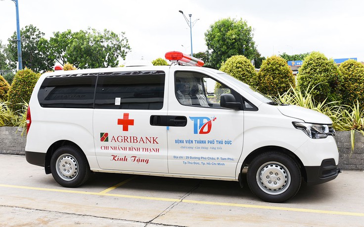 Agribank Chi nhánh Bình Thạnh tài trợ xe cứu thương cho Bệnh viện TP.Thủ Đức