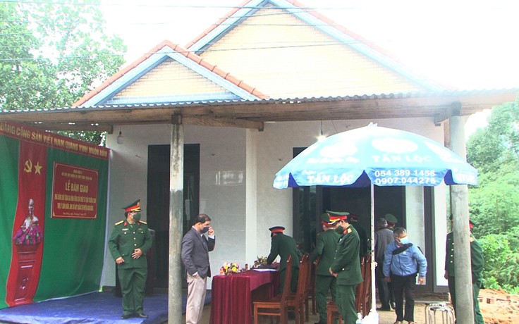 Bộ Quốc phòng bàn giao ‘Nhà đồng đội’ cho cán bộ sĩ quan ở vùng cao