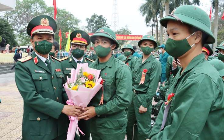 Thừa Thiên - Huế : 154 tân binh có trình độ đại học, cao đẳng
