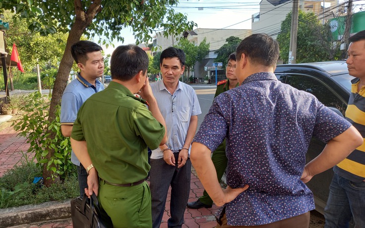 Công an bắt quả tang một phóng viên cưỡng đoạt tiền của doanh nghiệp