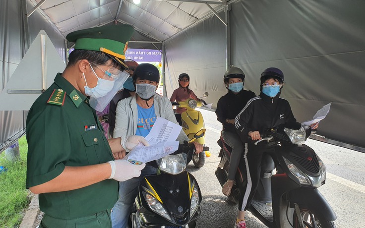 Bà Rịa - Vũng Tàu giãn cách xã hội: Kiên quyết không cho NLĐ chạy xe máy đi làm