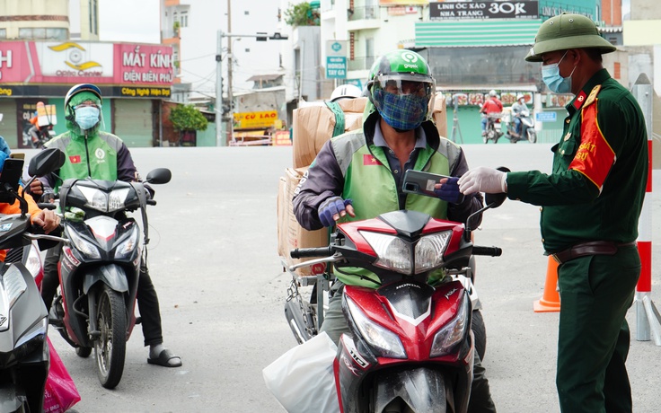 Gojek 'chơi lớn', hỗ trợ hơn 4 tỉ đồng tiền mặt cho các tài xế