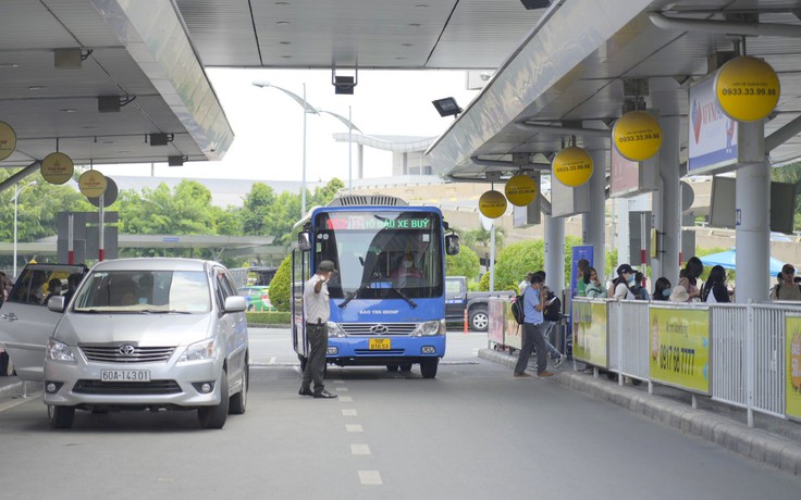 Khôi phục thêm tuyến xe buýt giảm tải sân bay Tân Sơn Nhất