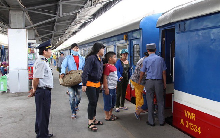 Đường sắt bổ sung hàng ngàn vé Tết, 'chữa cháy' nhiều chặng miền Trung