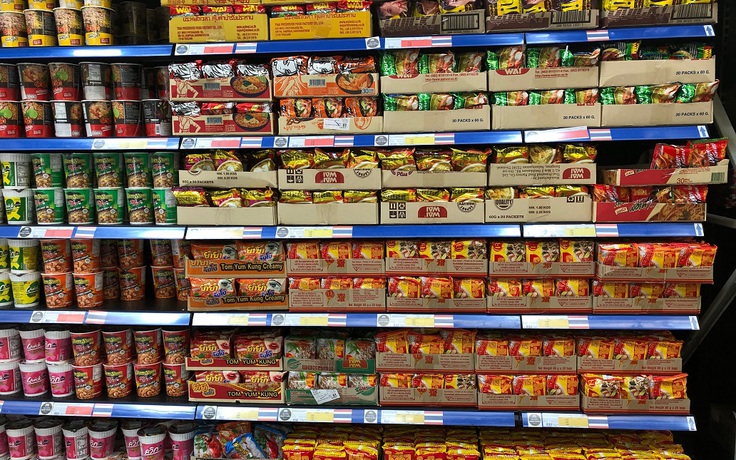 Mì gói, nước mắm Thái tràn ngập siêu thị