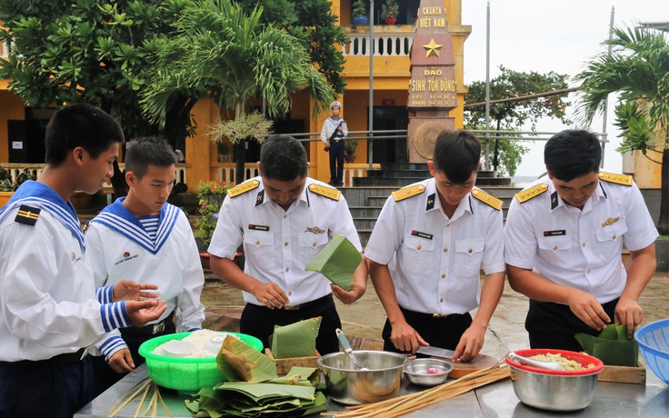 Trường Sa trước phút giao thừa