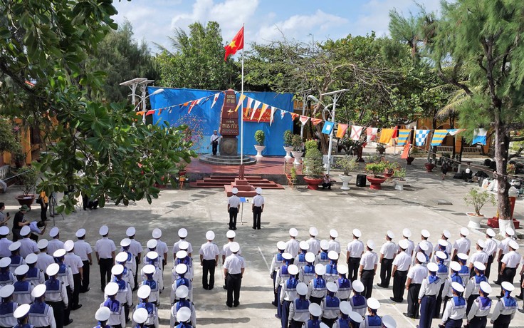 Ngày đầu xuân ở Trường Sa