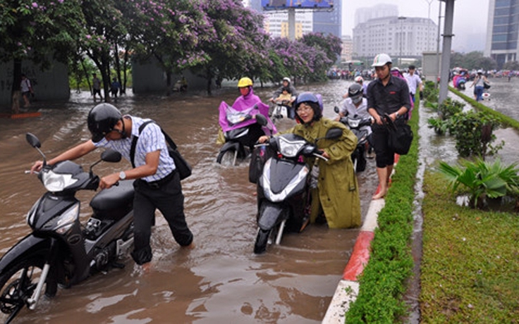 Hà Nội ngập nặng do ‘mưa lớn ngang cơn mưa lịch sử 2008’