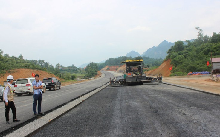 Cao tốc Bắc Giang - Lạng Sơn ‘lộ’ nhiều tồn tại chất lượng thi công