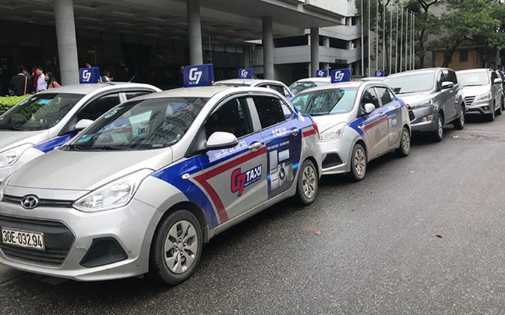 Cách ly xã hội: Cho phép taxi đón khách ở sân bay Nội Bài và ga Hà Nội